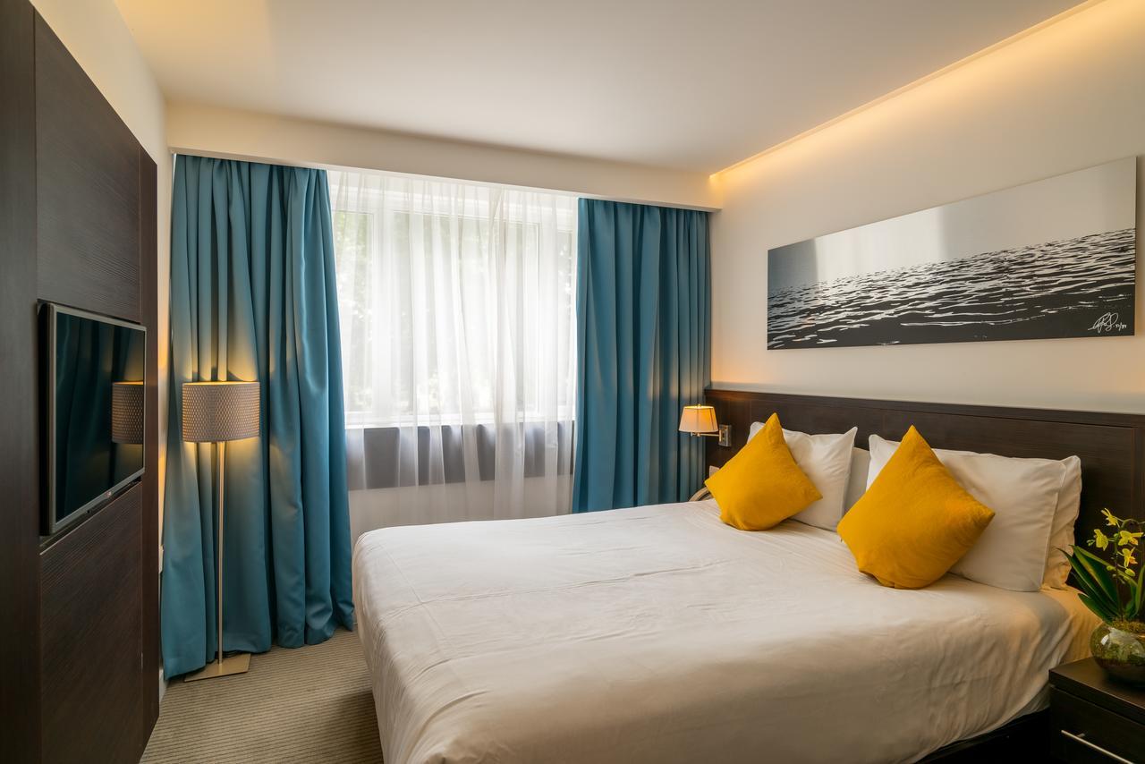 Pelican London Hotel And Residence Екстериор снимка
