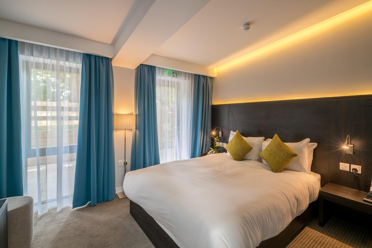 Pelican London Hotel And Residence Екстериор снимка